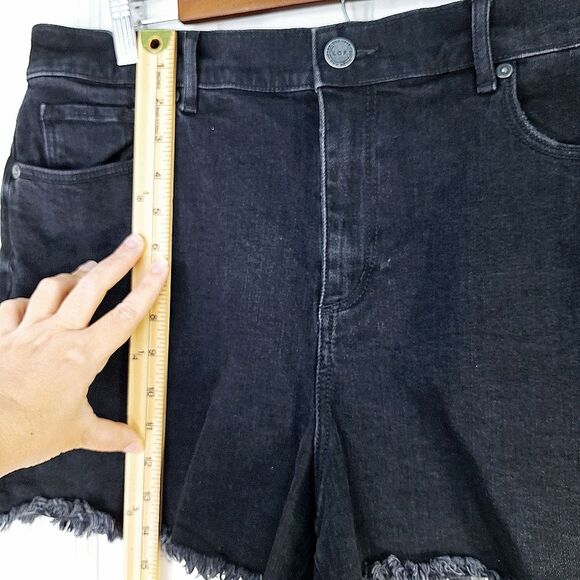 LOFT Black Distressed Denim Cut-Off Raw Hem Jean Shorts Sz 32/14 - Picture 9 of 10